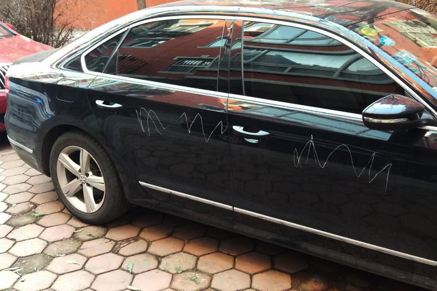 物業(yè)費不等于保管費，業(yè)主車輛被劃，找物業(yè)索賠被駁回！